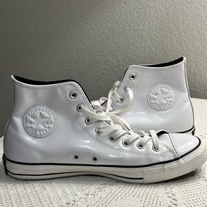 White Converse Men’s 9.5  Women’s 11.5